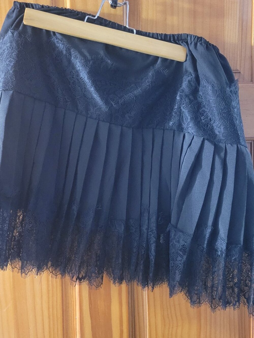 Black skirt with lace edges